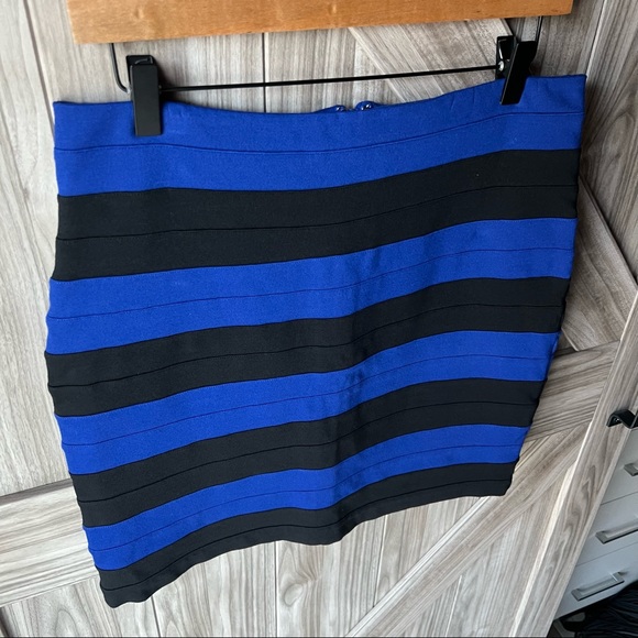 Express Bandage Skirt - Picture 2 of 9